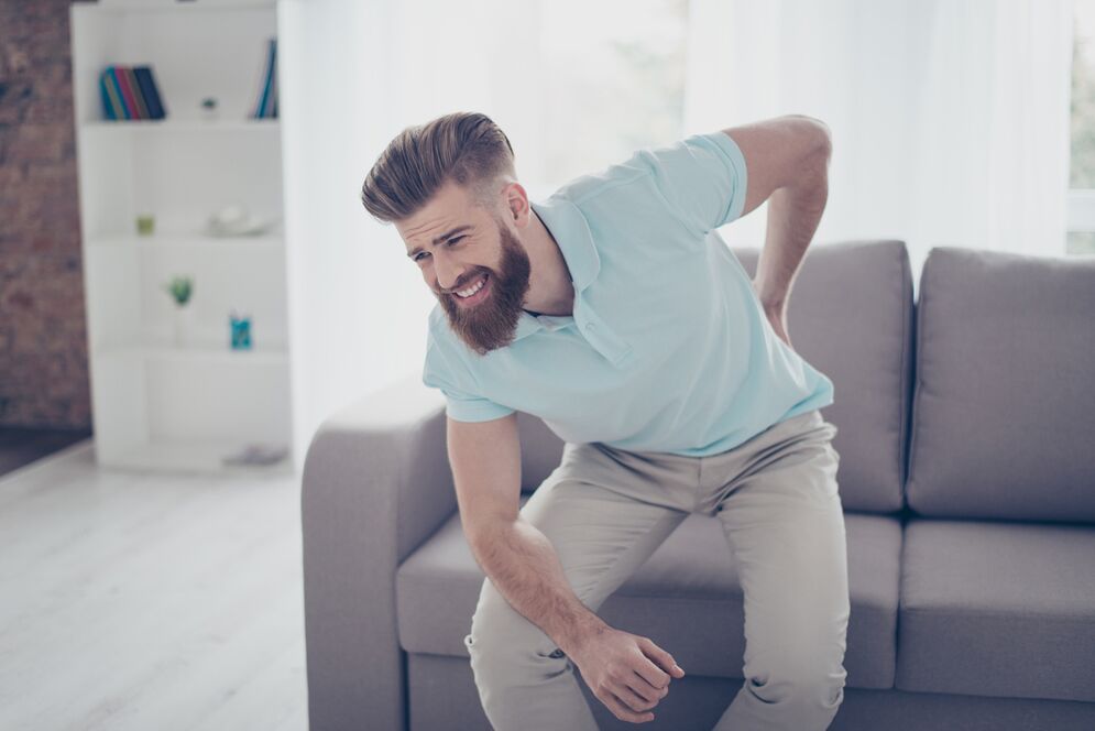 Acute back pain with acute movements in a patient with osteochondosis